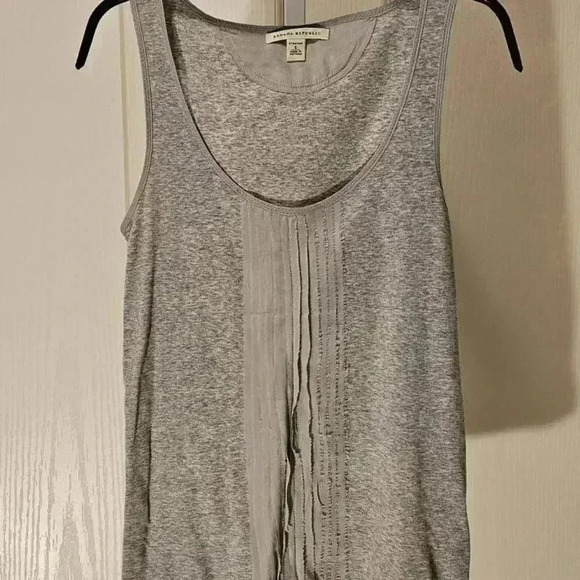 Banana Republic Women's Gray Pleated Tank Top - Size 5 - Picture 1 of 4